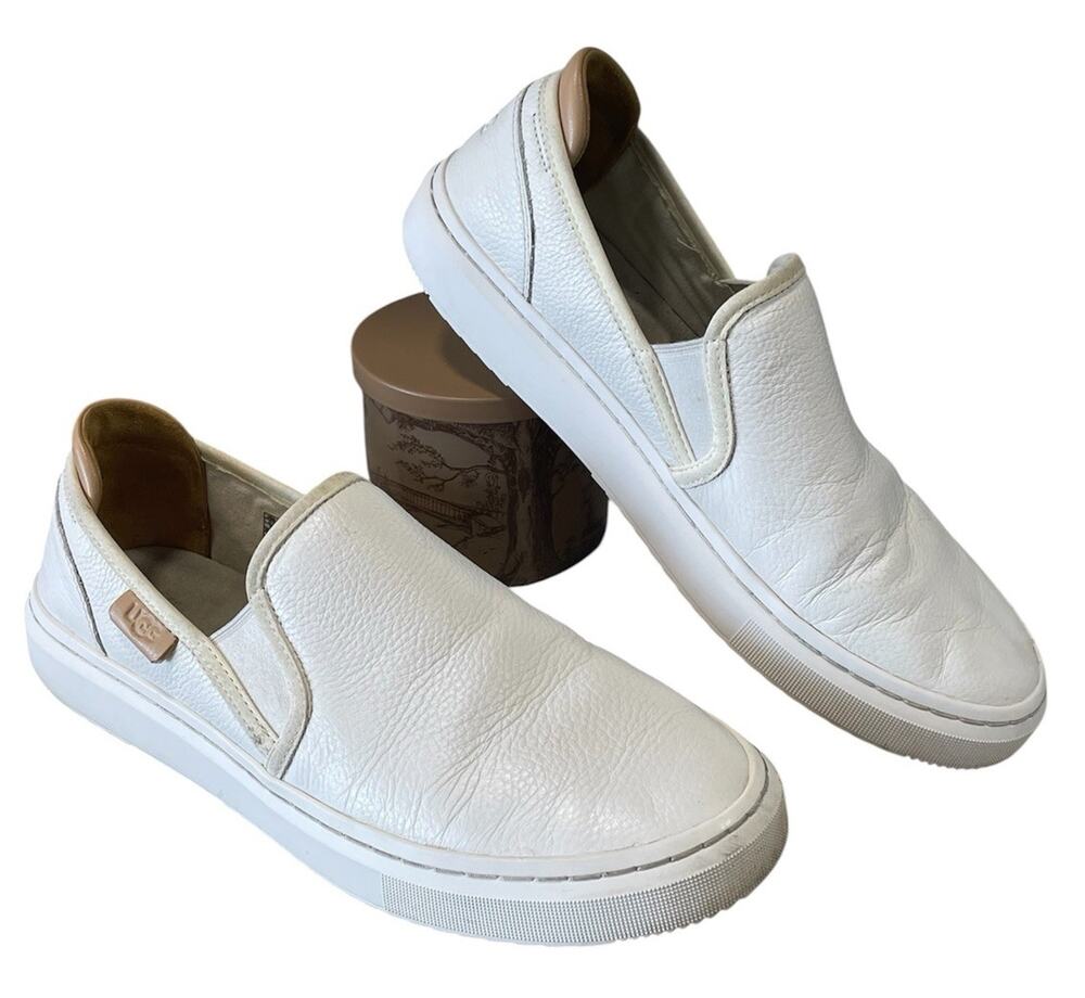 UGG Woman's Size 10 Alameda 1130779 White Cream Low Top Slip On Leather Sneaker